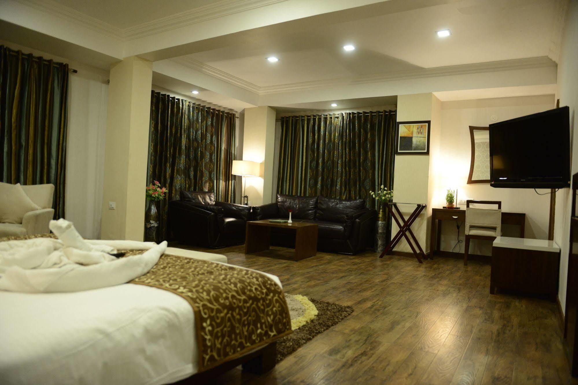 Turban Valley View Resort And Spa, Udaipur Bagian luar foto